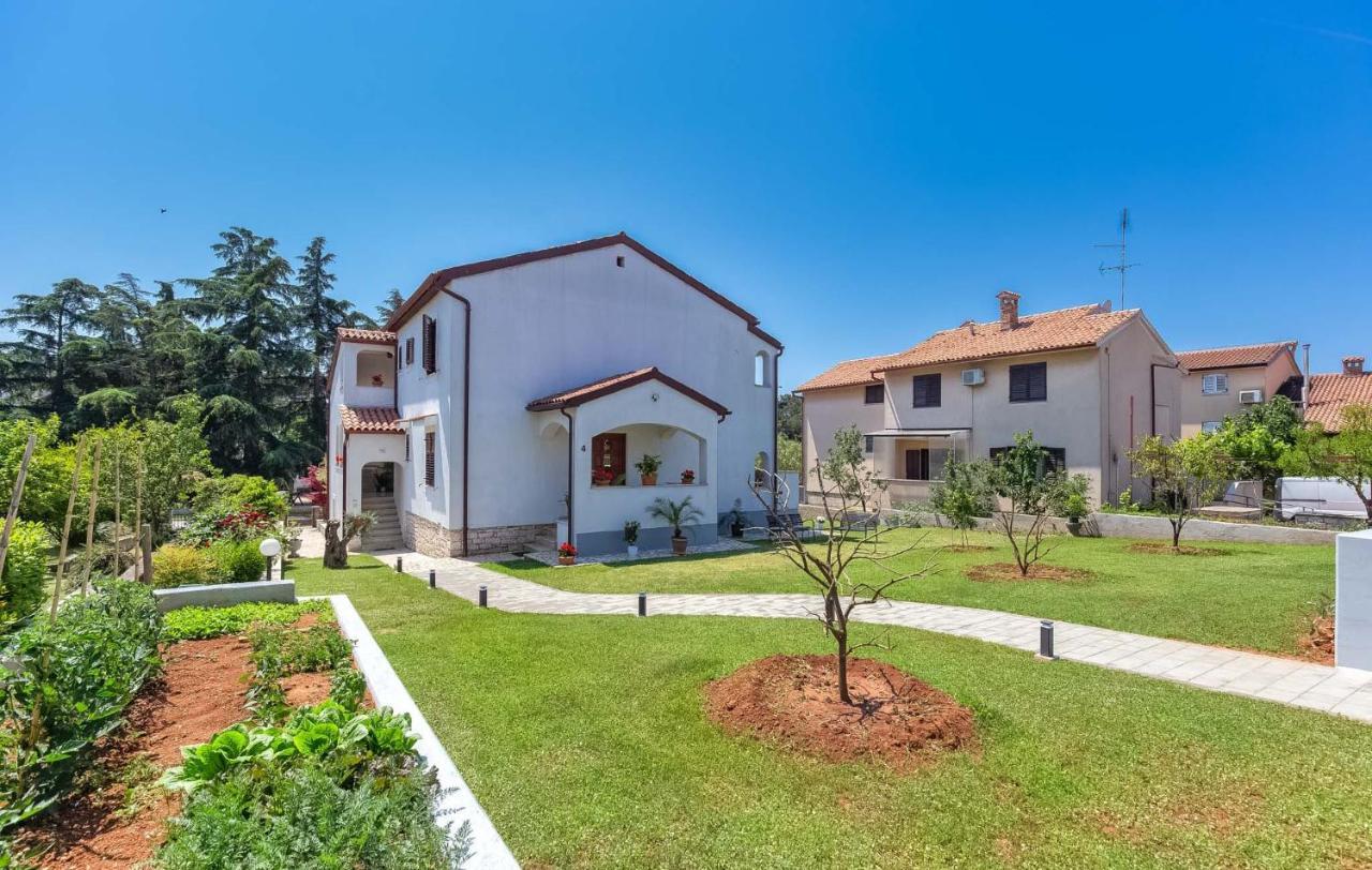 Lili Apartment Porec Exterior photo